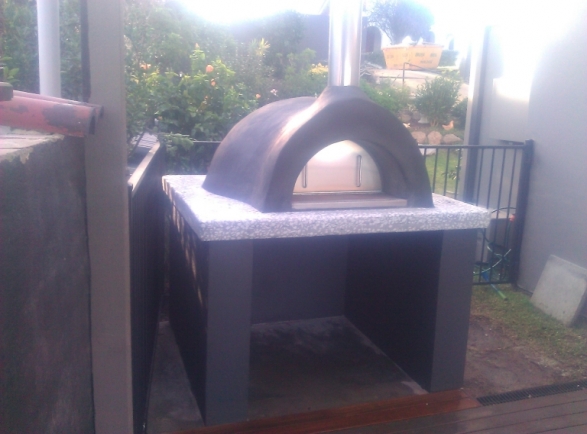 New Pizza Oven with Concrete Marbled Base